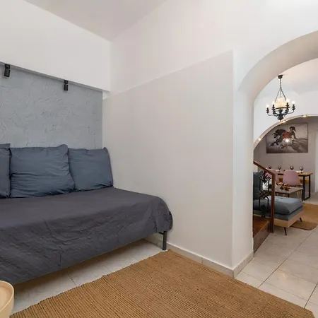 Hébergement de vacances A Unique 3-4 Bedrooms House In Old Town *