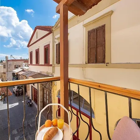A Unique 3-4 Bedrooms House In Old Town Casa vacanze *