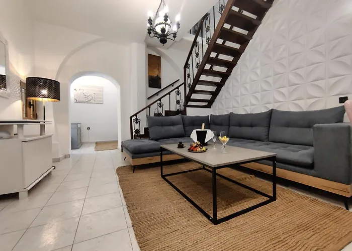 A Unique 3-4 Bedrooms House In Old Town Semesterbostad Rhodes City