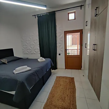 بيت للعطل A Unique 3-4 Bedrooms House In Old Town