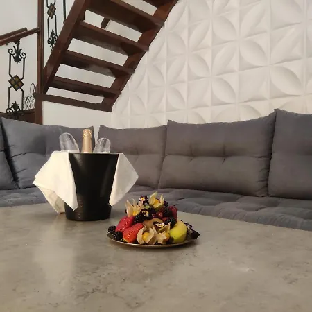 بيت للعطل A Unique 3-4 Bedrooms House In Old Town