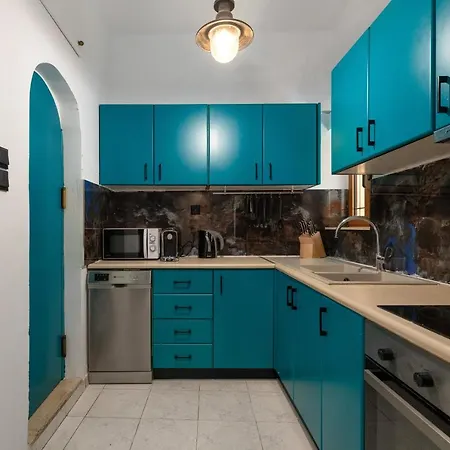 Dom wakacyjny A Unique 3-4 Bedrooms House In Old Town