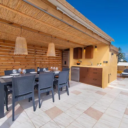 بيت للعطل A Unique 3-4 Bedrooms House In Old Town