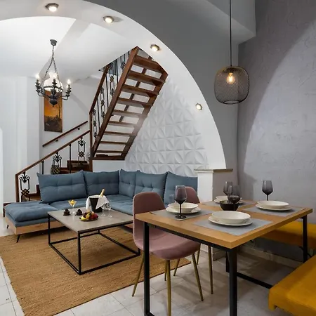 בית נופש A Unique 3-4 Bedrooms House In Old Town